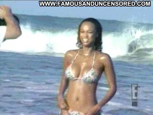Tyra Banks E Beach Sexy Cute Famous Doll Posing Hot Gorgeous Hd