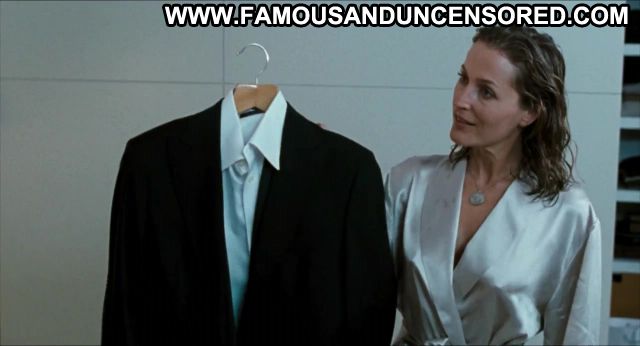 Gillian Anderson Straight Heads Webcam Shower Showing Tits