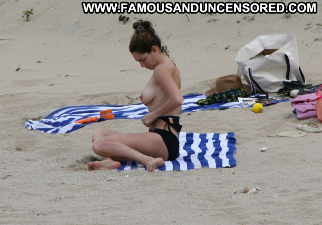 Kelly Brook Nudist Beach Actress Showing Tits Beautiful Cute