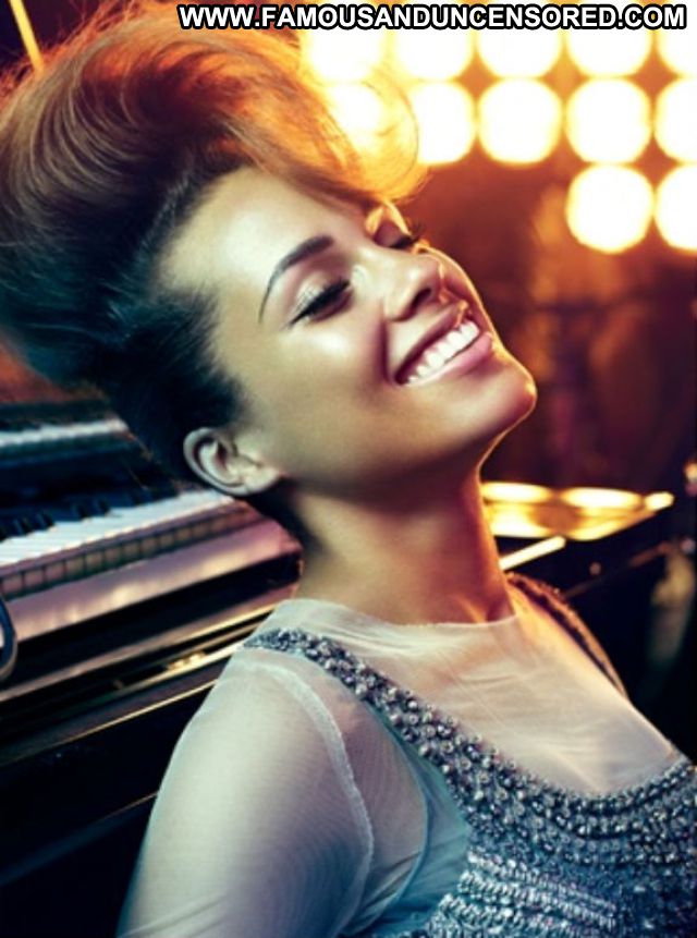 Alicia Keys Ebony Singer Famous Babe Celebrity Celebrity Posing Hot