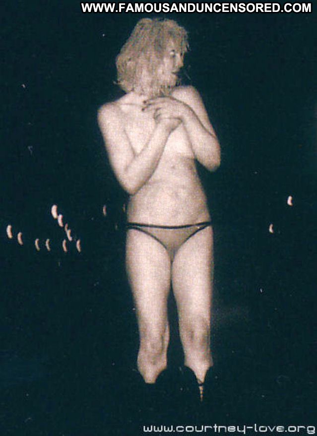 Courtney Love Drunk Singer Car Blonde Showing Tits Famous