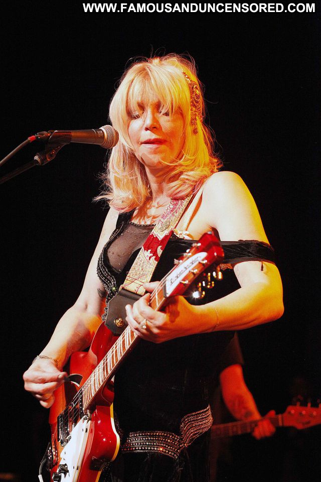 Courtney Love Guitar Singer Blonde Showing Tits Beautiful