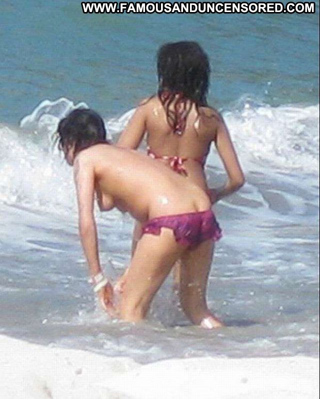 Amy Winehouse No Source Bikini Beach Cute Posing Hot Babe Celebrity