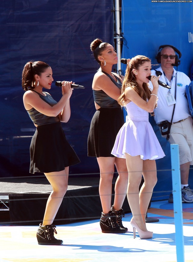 Ariana Grande Performance Candids High Resolution Beautiful
