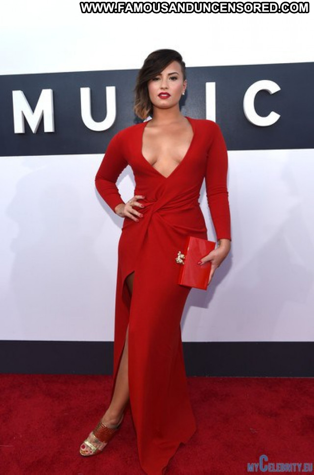 Selena Gomez Red Carpet Usa Awards Babe Celebrity Beautiful Posing