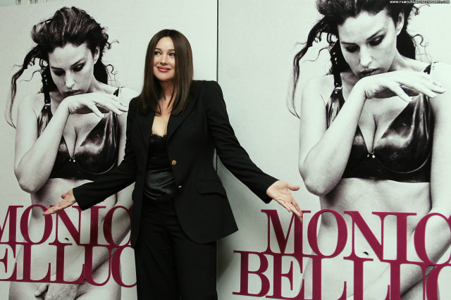 Monica Bellucci Babe Posing Hot Beautiful Celebrity Famous Female
