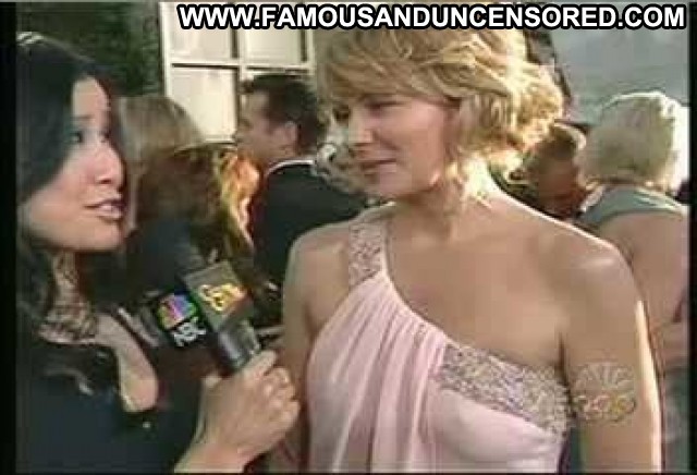 Kim Cattrall Nude Sexy Scene 2003 Golden Globes Pre Show Bra