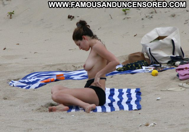 Kelly Brook Nude Sexy Scene Nudist Beach Showing Tits Famous