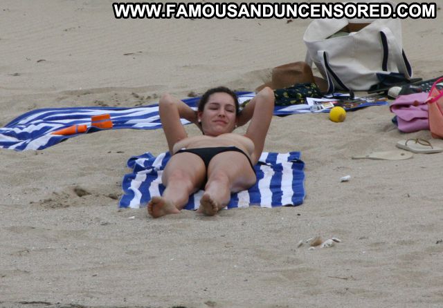 Kelly Brook Nude Sexy Scene Nudist Beach Posing Hot Gorgeous