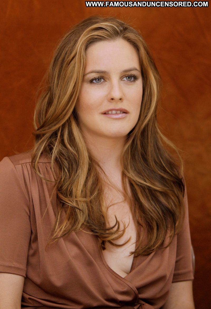 Celebrity Nude Fake: Alicia Silverstone Hot Images 2012 HD