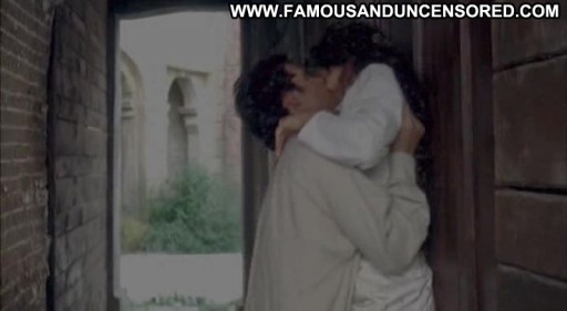 Elizabeth Hurley Brunette Posing Hot Famous Sex Scene Sex Straight Celebrity