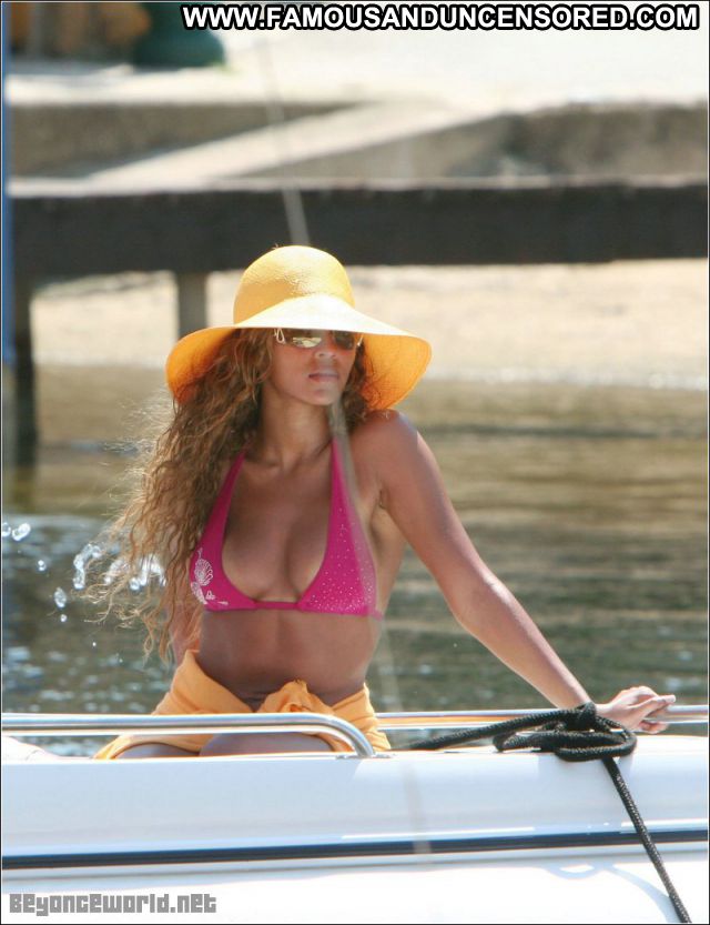 Beyonce Knowles No Source Celebrity Hot Cute Posing Hot Famous Ebony
