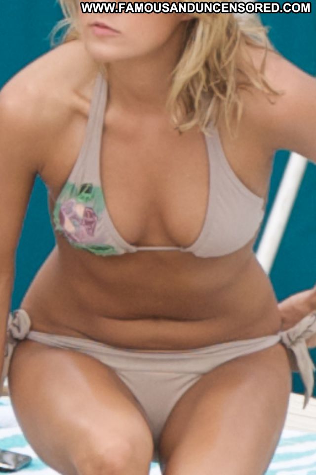 Carrie Underwood Nude Sexy Scene Pool Bikini Showing Tits