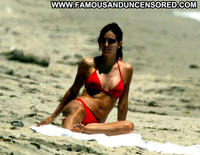 Courteney Cox Nude Sexy Scene Brunette Beach Bikini Horny