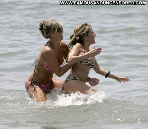 Danielle Lloyd Blonde Straight Babe Beach Posing Hot Cute Hot Bikini Famous Celebrity