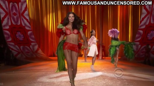 Adriana Lima Sexy Scene Posing Hot Nude Famous Sexy Fashion Straight Celebrity