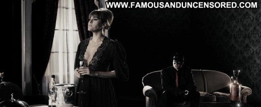 Eva Mendez Sexy Celebrity Nude Posing Hot Straight Famous Sexy Scene