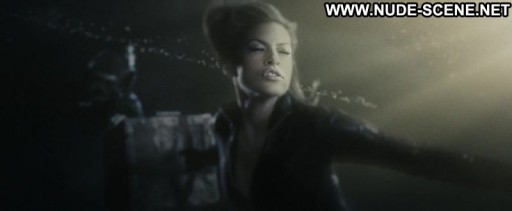 Eva Mendez Posing Hot Nude Sexy Scene Celebrity Sexy Straight Nude Scene