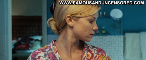 Amy Smart Nude Posing Hot Straight Sexy Scene Sexy Famous Celebrity