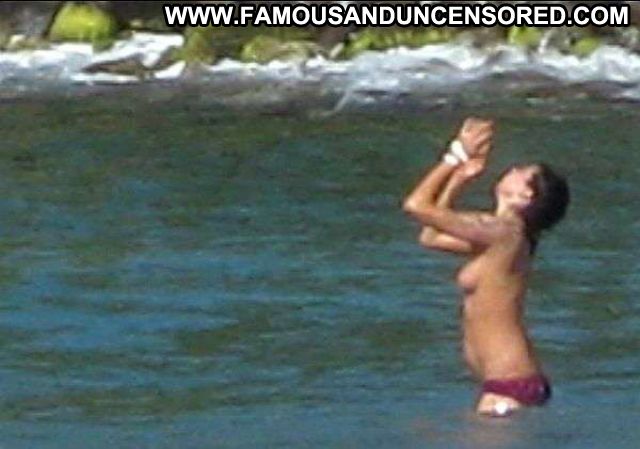 Amy Winehouse Nude Sexy Scene Beach Topless Bikini Actress