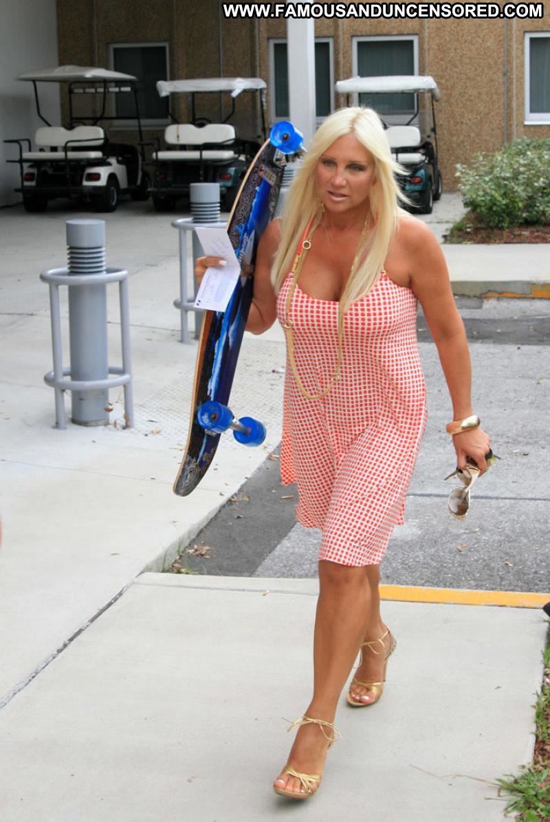 Linda Hogan Huge Tits Celebrity Babe Celebrity Tits Sexy Dress Famous Posing Hot Hot Sexy Blonde