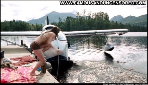 Michelle Rodriguez Posing Hot Straight Famous Celebrity Sexy Scene Sexy Nude
