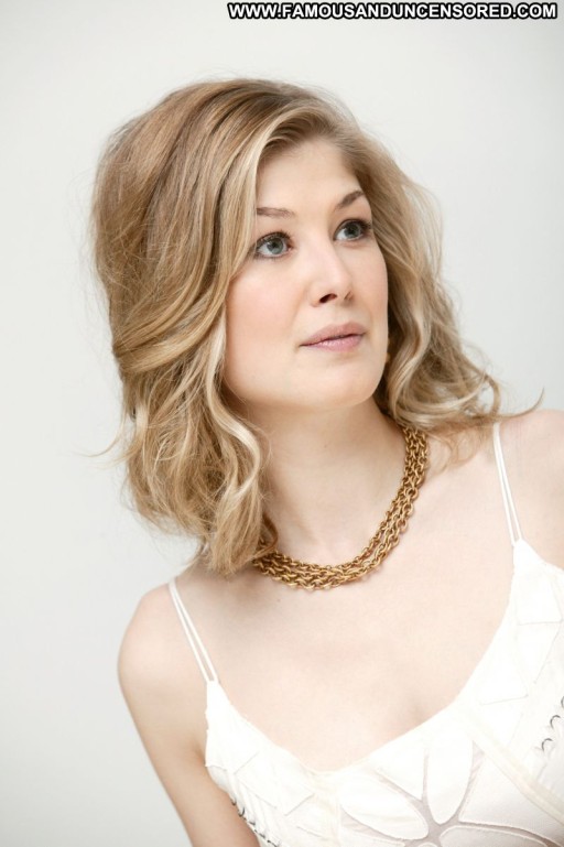 Rosamund Pike Tits Celebrity Blonde Sexy Cute Famous Sexy Dress Hot Babe Posing Hot Straight Showing Tits