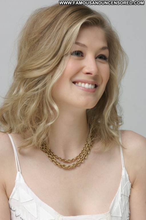 Rosamund Pike Tits Celebrity Blonde Sexy Cute Famous Sexy Dress Hot Babe Posing Hot Straight Showing Tits