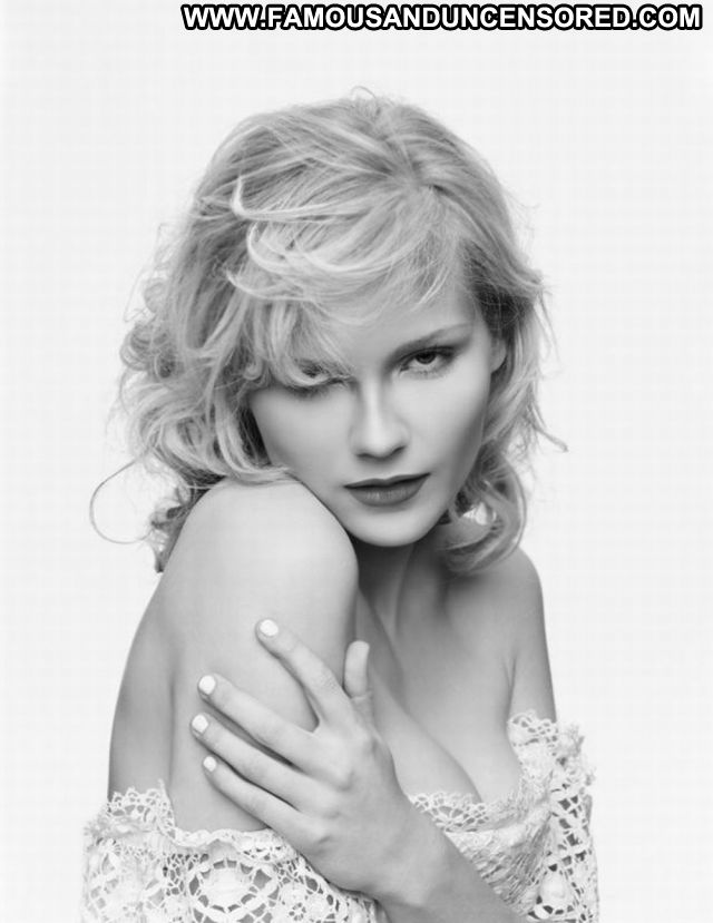 Kirsten Dunst No Source Hot Celebrity Babe Famous Posing Hot Posing