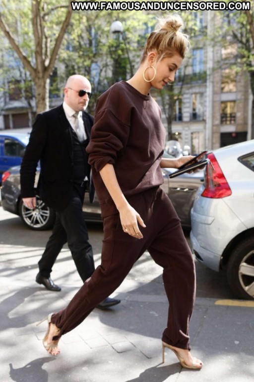 Hailey Baldwin Celebrity Straight Beautiful Posing Hot Babe Paris Paparazzi