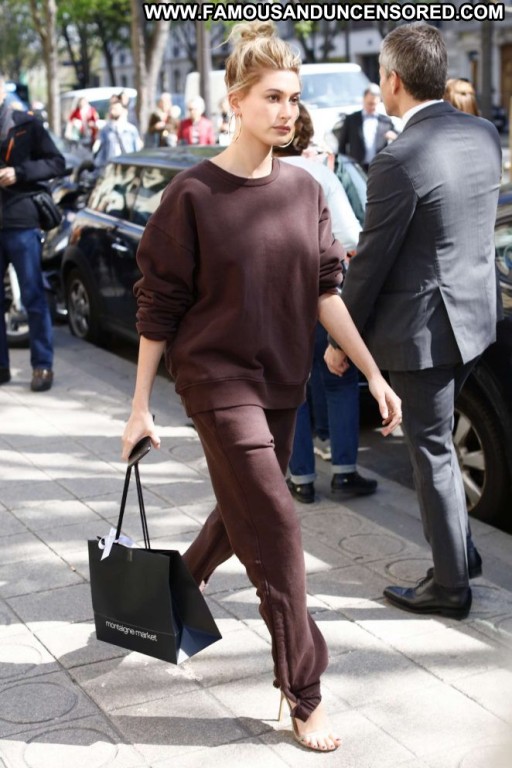 Hailey Baldwin Celebrity Straight Beautiful Posing Hot Babe Paris Paparazzi