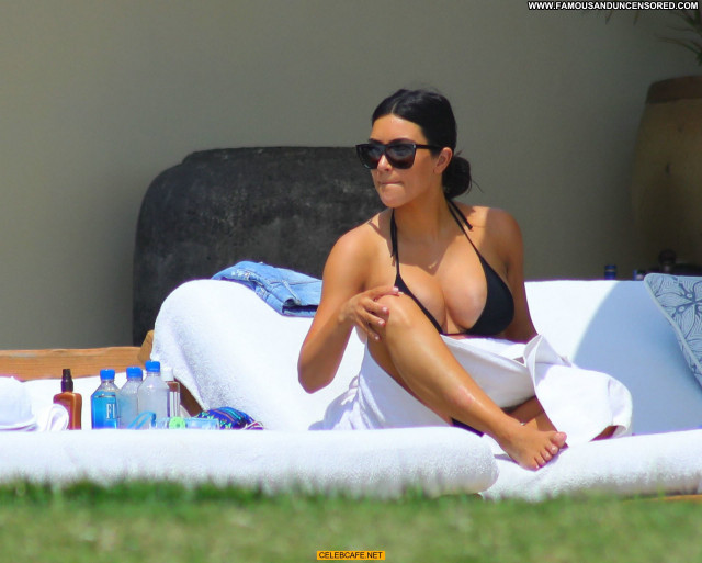 Kourtney Kardashian No Source Celebrity Babe Mexico Beautiful Posing