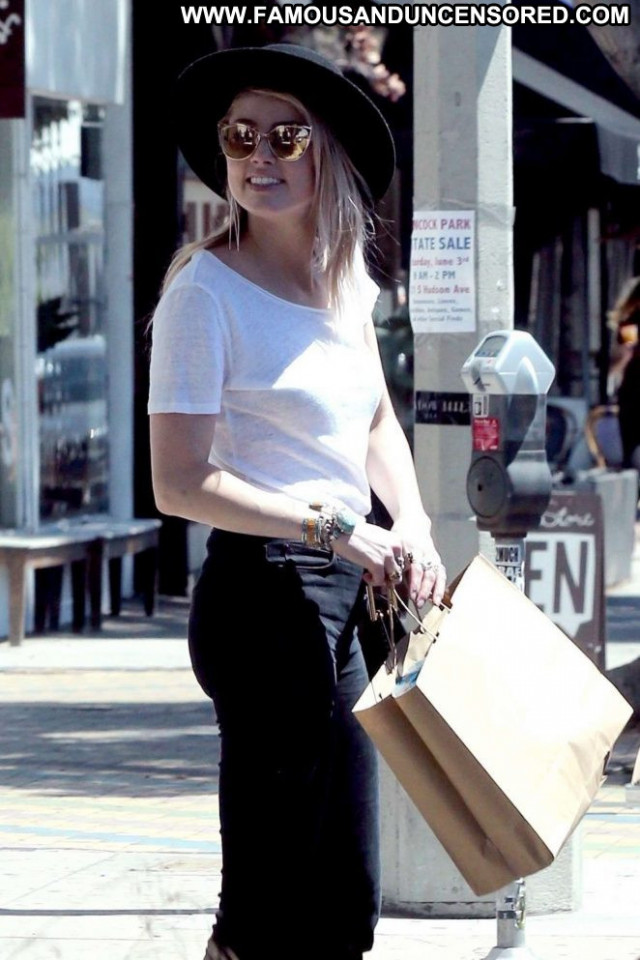 Amber Heard No Source Posing Hot Shopping Hollywood Celebrity Babe
