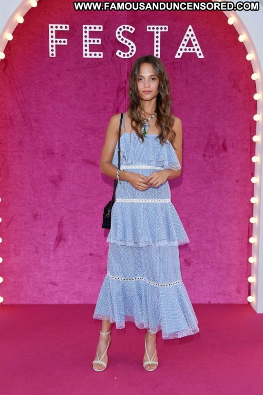 Alicia Vikander Party Straight Beautiful Babe Posing Hot Celebrity Paparazzi
