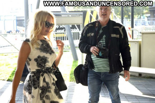 Pamela Anderson No Source  Paparazzi Babe Posing Hot Celebrity