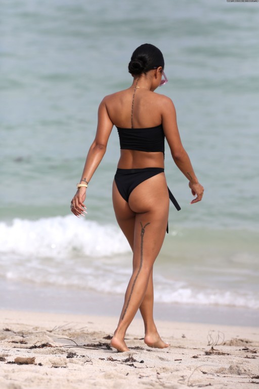 Unknown Beautiful Sexy Friends Model Posing Hot Swimsuit Babe Beach Celebrity Sex Straight