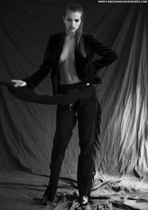 Becky G Brown Hair Desi Dutch Babe Female Topless Park Dad Toples Actress Latin Influencer Instagrammer Sex Big Breasts Average Body Winter Posing Hot Youtuber