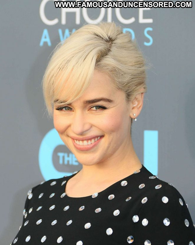 Emilia Clarke Paparazzi Babe Beautiful Awards Posing Hot Celebrity