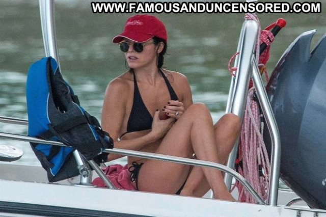 Drea No Source Celebrity Posing Hot Beautiful Paparazzi Babe Boat