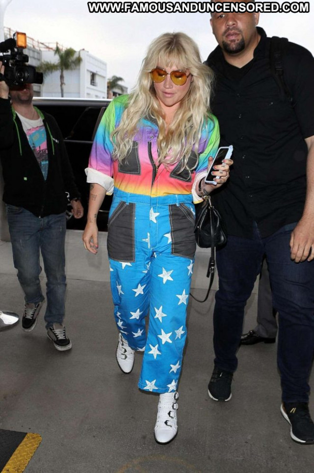 Kesha Sebert Lax Airport Beautiful Celebrity Babe Posing Hot Lax