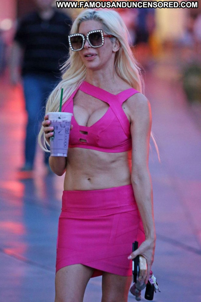 Pink Beverly Hills  Posing Hot Babe Celebrity Paparazzi Beautiful