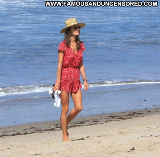Alessandra Ambrosio Posing Hot Celebrity Paparazzi Straight Babe Beach Mali Malibu Beautiful