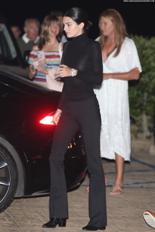 Unknown California Straight Model Black Beach Hot Beautiful Babe Bra See Through Celebrity Posing Hot Dad Videos Summer