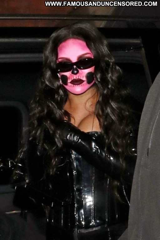 Rihanna London Paparazzi Posing Hot Beautiful Party Babe Straight Halloween Celebrity