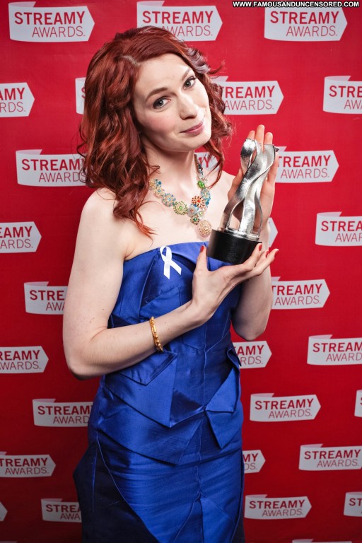 Felicia Day Celebrity Beautiful Babe Posing Hot Straight