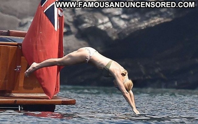 Gillian Anderson No Source Babe Paparazzi Celebrity Beautiful Posing