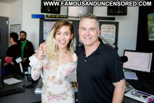 Miley Cyrus Beautiful Angel Posing Hot Los Angeles Celebrity Babe Straight Paparazzi