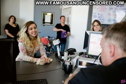 Miley Cyrus Beautiful Angel Posing Hot Los Angeles Celebrity Babe Straight Paparazzi