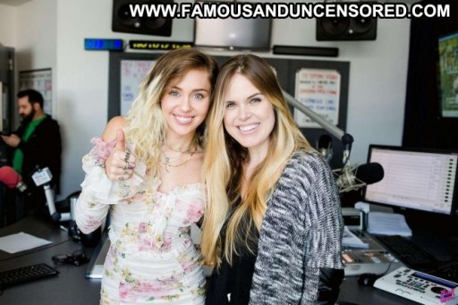 Miley Cyrus Beautiful Angel Posing Hot Los Angeles Celebrity Babe Straight Paparazzi