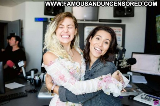 Miley Cyrus Beautiful Angel Posing Hot Los Angeles Celebrity Babe Straight Paparazzi